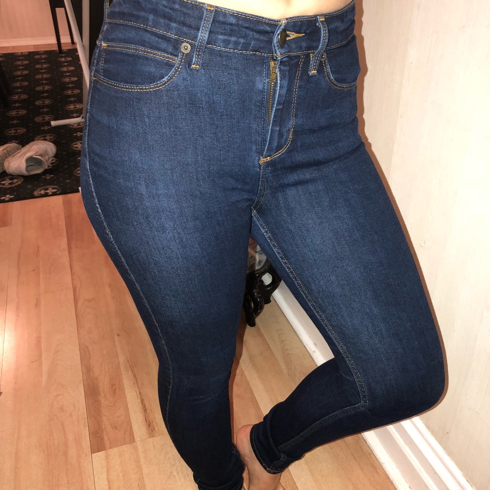 GUESS Inc. 1981 Skinny Jean